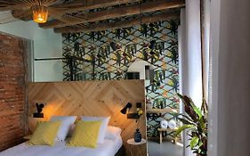 13 suites